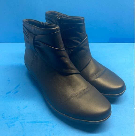 Clarks women's ankle boots black leather side zipper lace up comfort Size 7 37.5 - Picture 2 of 10